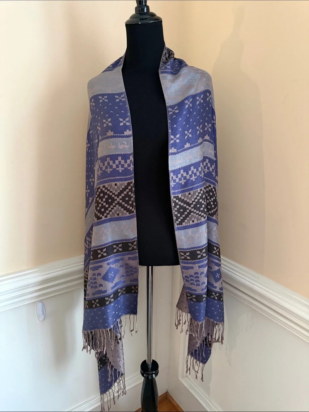 Jacquard‎ Patterned Fringe Shawl in Lavender and Tan Multicolor One Size